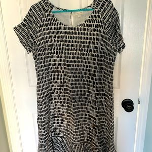 Black and white lightweight dress